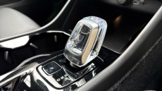 Volvo XC40 2.0 B4P Ultra Dark 5dr Auto Petrol Estate